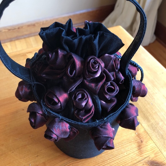 Vintage Drawstring Satin Roses purse - Picture 2 of 3